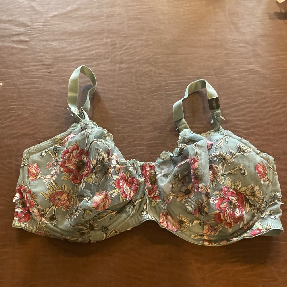 Victoria’s Secret Dream Angels Push Up Without Padding Bra Floral 38DDD